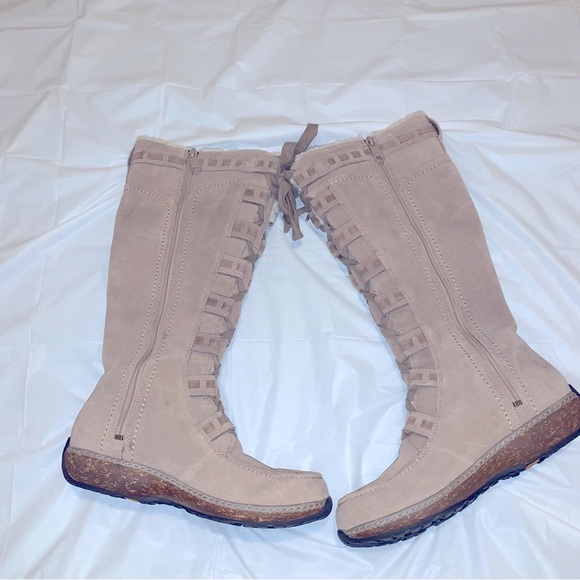 TIMBERLAND CALF HI BOOTS - Picture 2 of 8